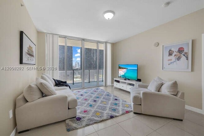 Foto del edificio - 1111 SW 1st St