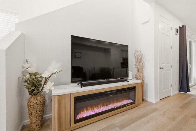 Foto del edificio - Stunning Like-New Copperleaf Home | 3 Bedrooms, 2.5 Baths, Two-Car Garage