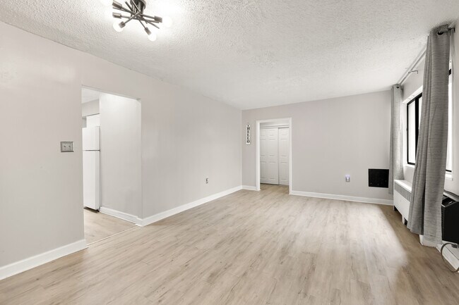 Building Photo - 4733 1st St SW