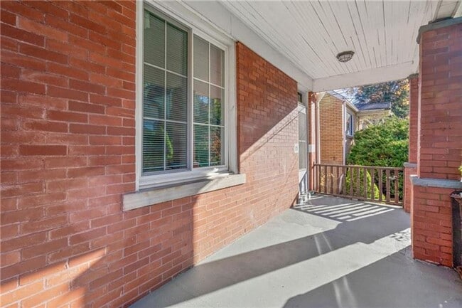 Foto del edificio - Private Home in Fox Hills