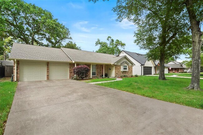 Foto del edificio - 10502 Timberwood Dr