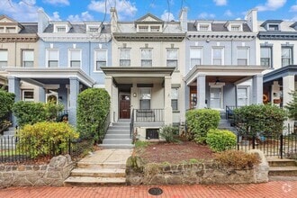 Building Photo - 641 5th St NE