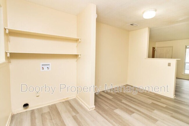 Building Photo - 7833 Basswood Ln