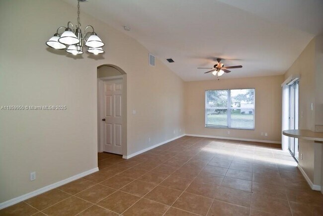 Foto del edificio - 1755 SW Import Dr