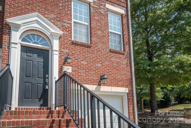 Foto del edificio - 1207 Overwood Dr