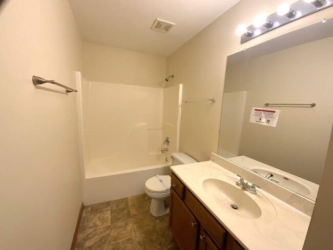 Building Photo - 153 Wedgeport Ct