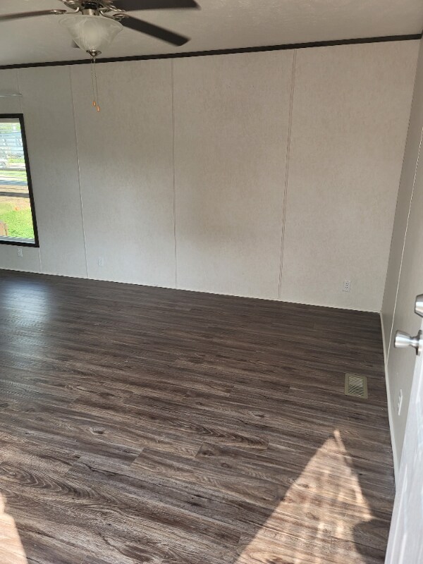 Building Photo - 2223 Tri Level Ln