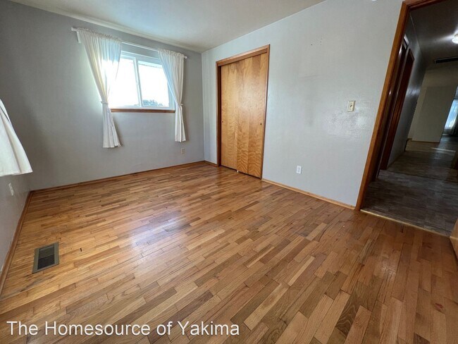 Building Photo - 3 br, 2 bath House - 409 N 62nd Avenue