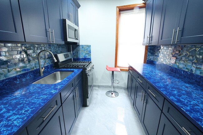 Building Photo - 1711 Davidson Ave