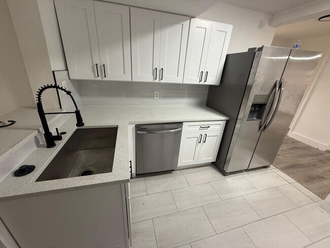 Foto del edificio - Remodeled 3/2 Childs Park Available Now ! Ask about move in specials!