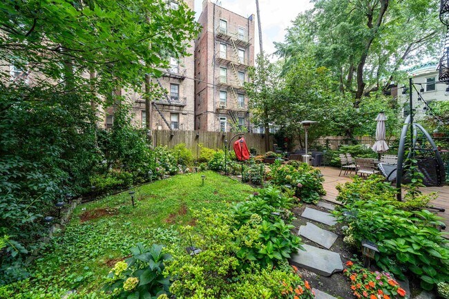 Foto del edificio - 1011 Willow Ave