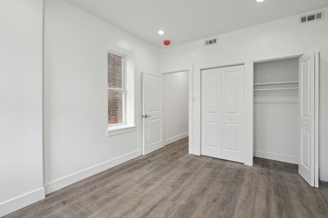 Photo - 5139 Pine St Apartment