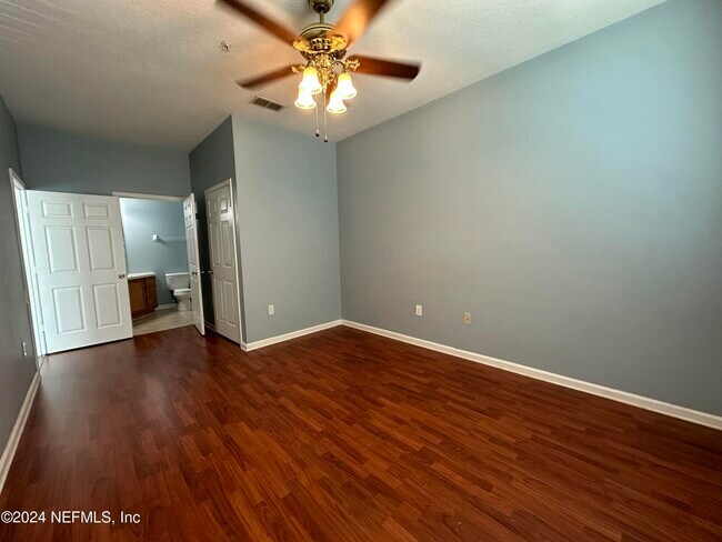 Building Photo - 7990 Baymeadows Rd
