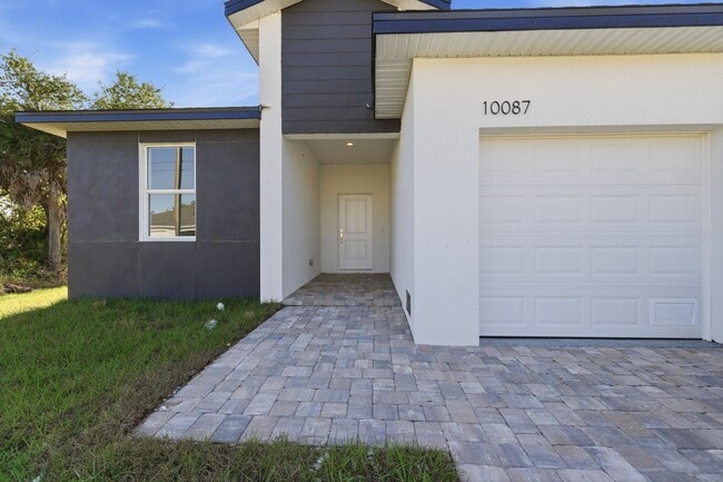 Building Photo - 10087 Amicola St