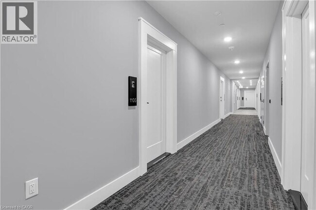 Photo du bâtiment - 71 Wyndham St S