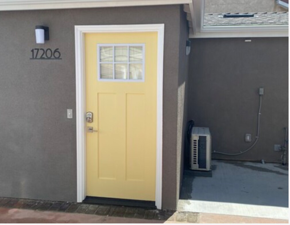 Back Detached House - 17206 Crenshaw Blvd