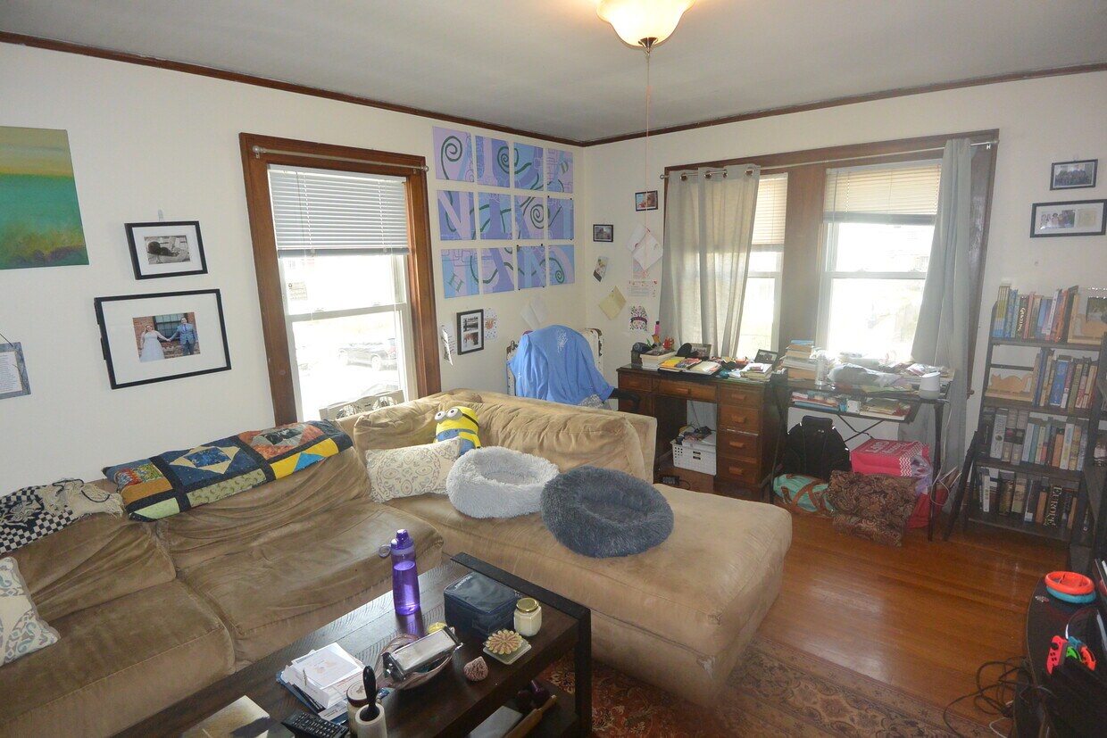 Primary Photo - 72 Turner St
