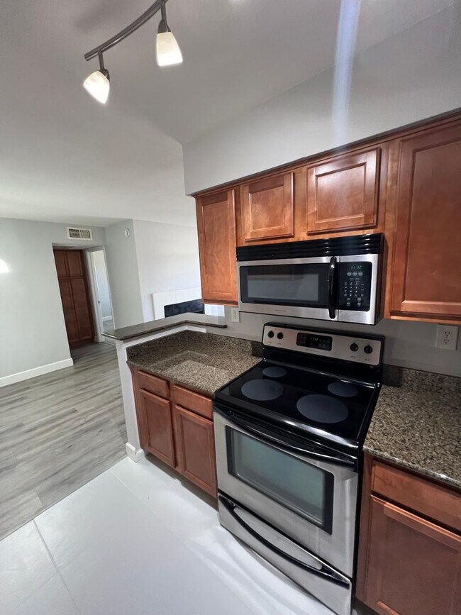 Foto del edificio - 5995 N 78th St