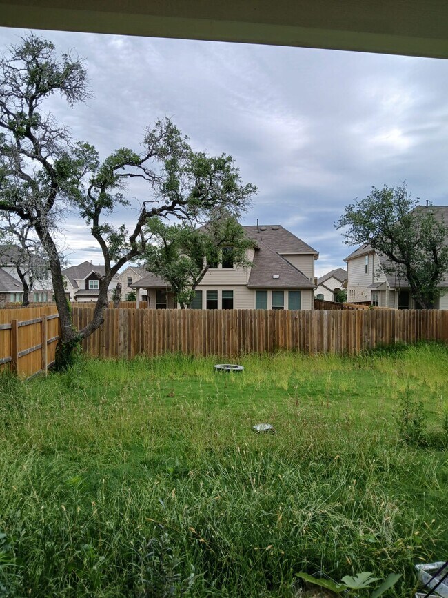 Building Photo - 2320 Calvert Dr