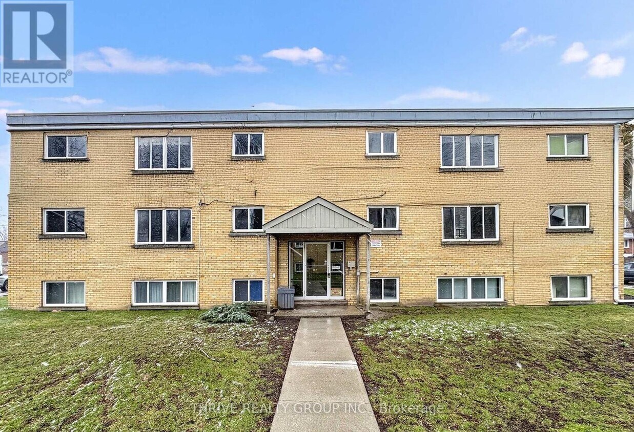 Primary Photo - 63-63 Wellington Rd