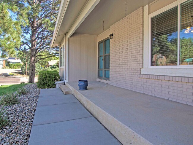 Foto del edificio - 3201 Breckenridge Dr E