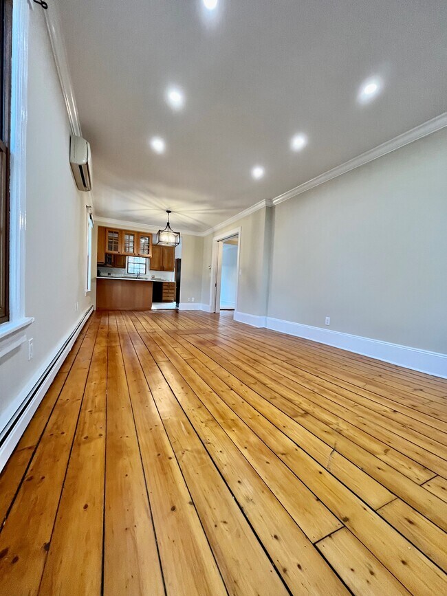 Building Photo - 154 Palisade St