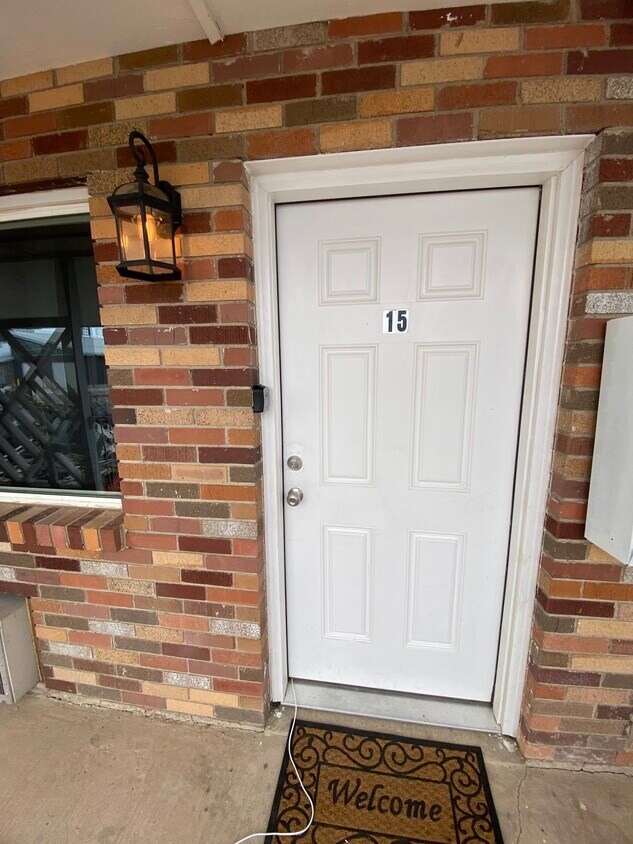 Fully furnished bedroom suite - 570 W Main St