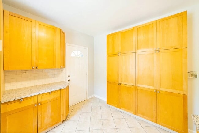 Foto del edificio - 1300 E 72nd St