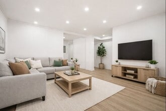 Building Photo - 6540 Av Wilderton