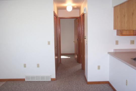 Building Photo - 703 Mary Kay Ave