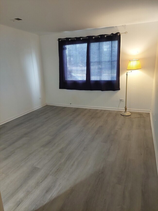 Foto del edificio - 2728 W 87th St