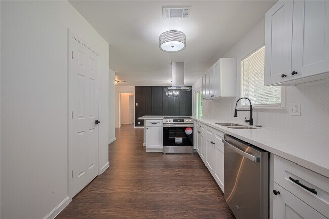Foto del edificio - 2112 Walnut Ln