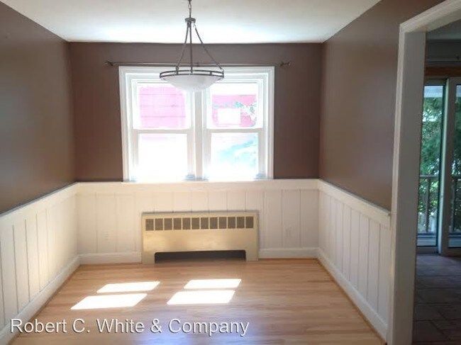 Foto del edificio - 4 br, 2 bath House - 1 Reservoir Ave