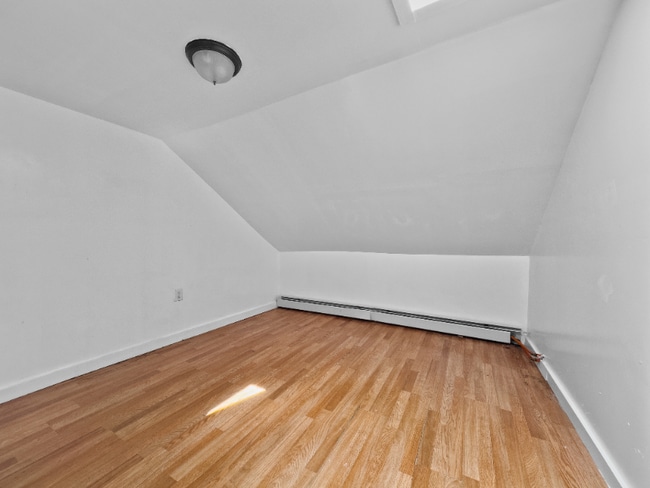 Building Photo - 76 Elmwood Rd