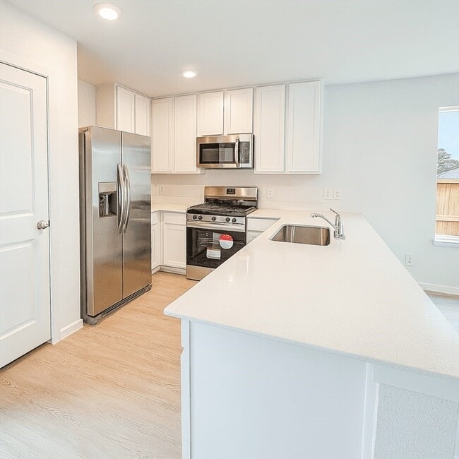 Building Photo - 861 Vlg Brk Dr