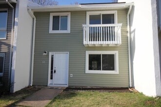 Building Photo - 48 Monarch Dr