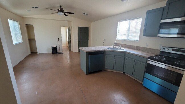 Building Photo - 1490 Tonto Dr