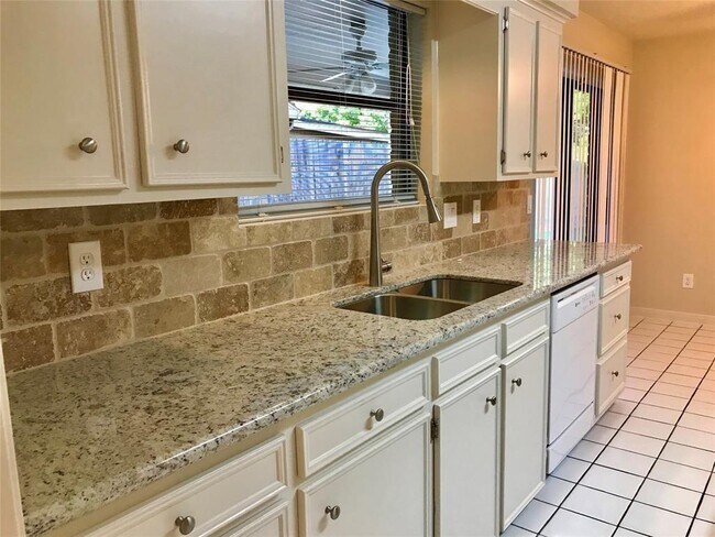 Building Photo - 7123 Rio Blanco Dr