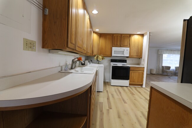 Foto del edificio - 4912 Powell Rd