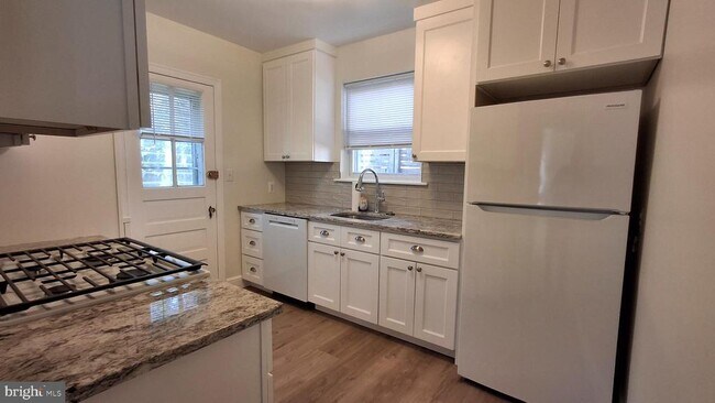 Foto del edificio - 8102 Garland Ave