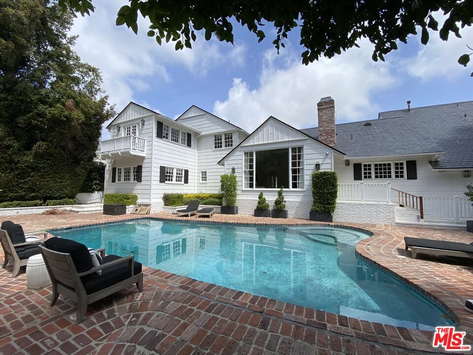 Primary Photo - 231 N Layton Dr