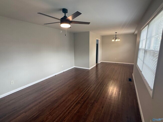 Foto del edificio - 3218 Fairacres Rd SW