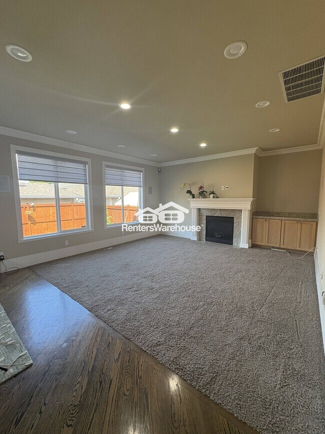 Foto del edificio - 1609 Blaine Ave NE