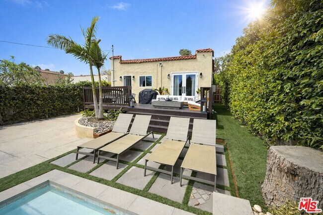 Foto del edificio - 1636 Courtney Ave