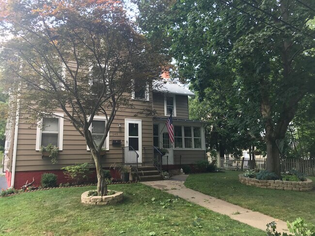 Front - 149 Spring St