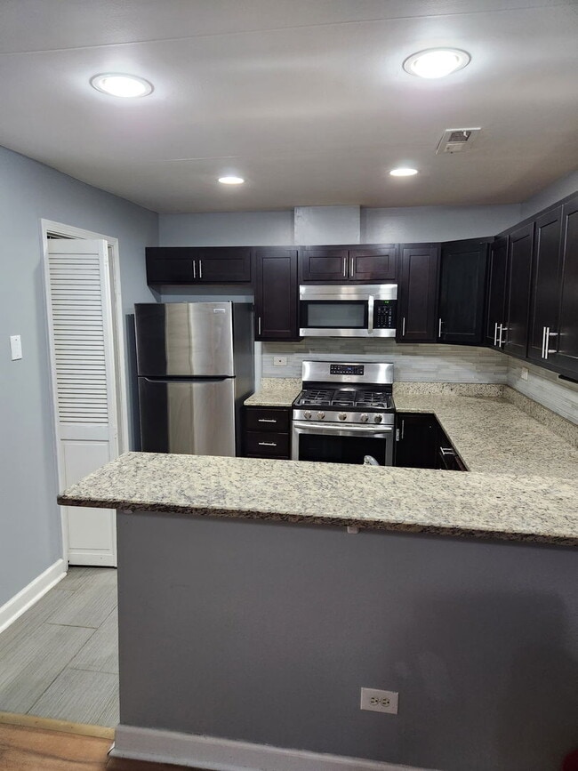 Building Photo - 4453 Provincetown Dr