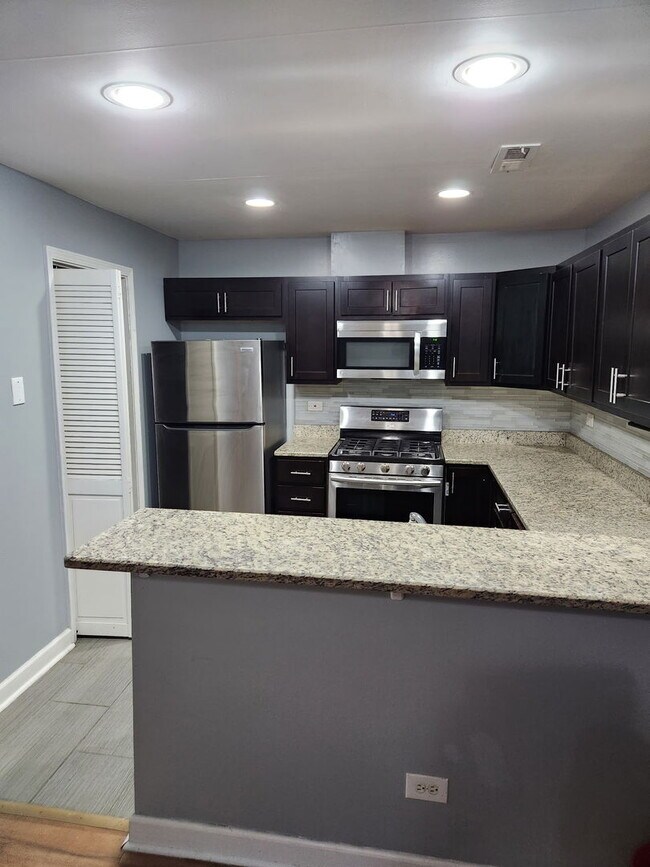 Foto del edificio - 4453 Provincetown Dr