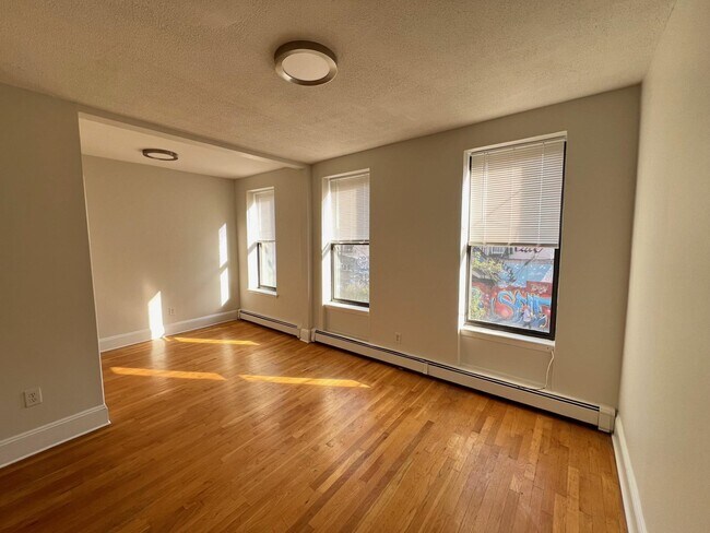 Building Photo - 278 1st St