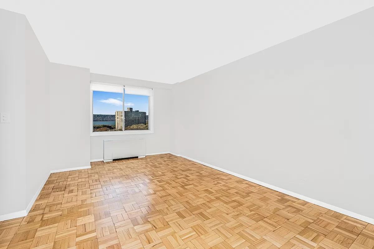 Photo - 3333 Henry Hudson Pkwy - 3333 Henry Hudson Pkwy