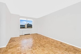 Building Photo - 3333 Henry Hudson Pkwy
